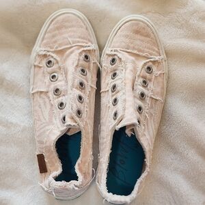 Blowfish Women's Light Pink Distressed Sneakers